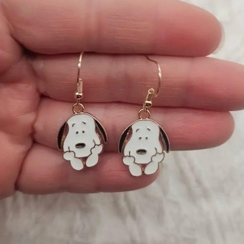 Peanuts Snoopy Dangle Earrings